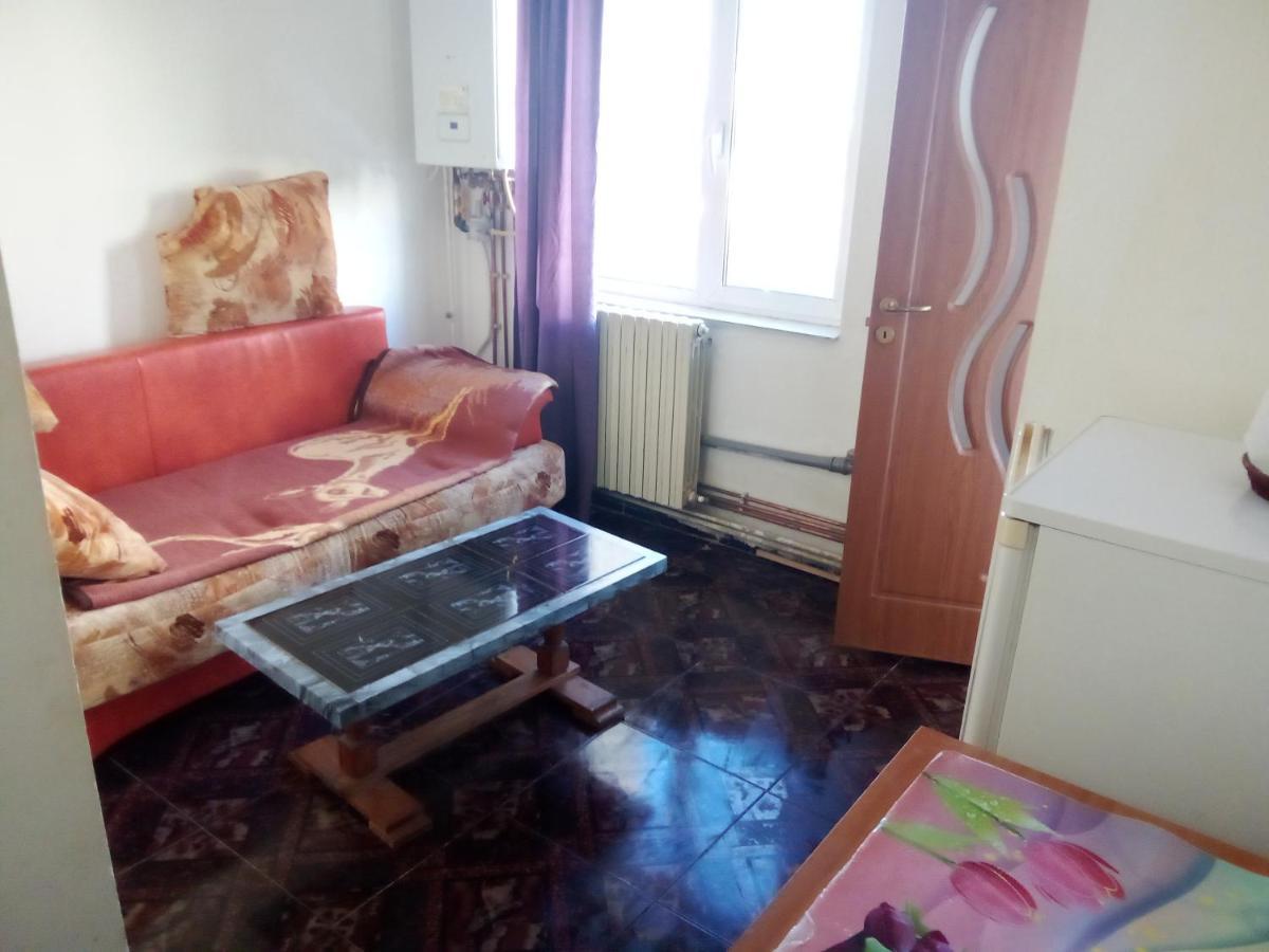 Studio In Крайова Экстерьер фото